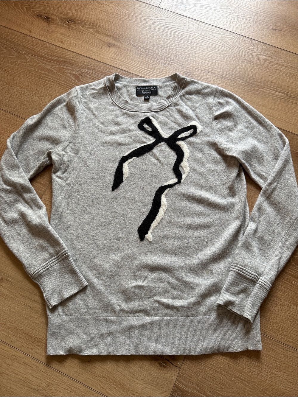 Banana Republic Light Gray Crewneck Sweater with Black & Cream Bow